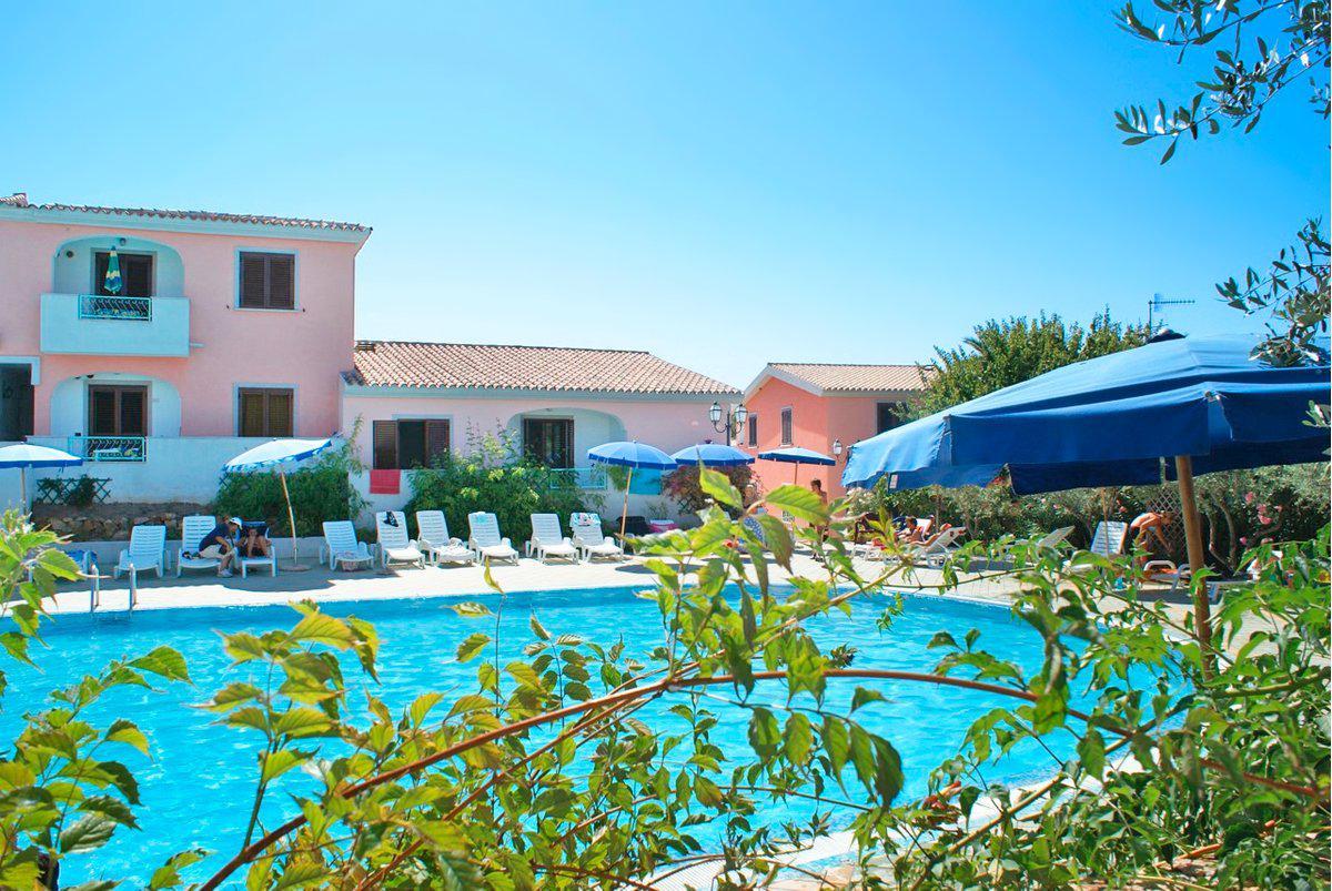 Albergo Residenziale Gli Ontani Cala Liberotto Exterior photo